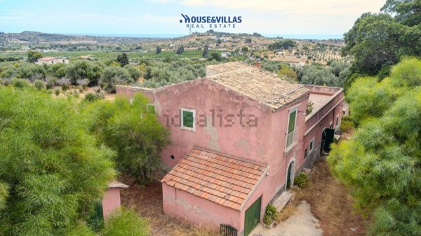 casa indipendente in vendita a Noto