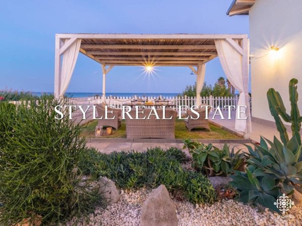 casa indipendente in vendita a Noto in zona San Lorenzo