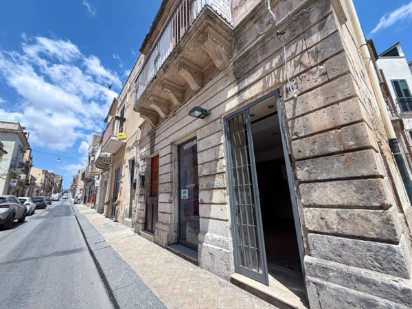 negozio in vendita a Noto