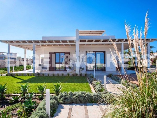casa indipendente in vendita a Noto in zona San Lorenzo