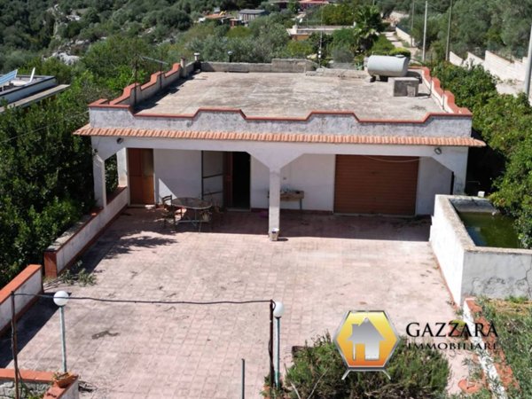 casa indipendente in vendita a Noto