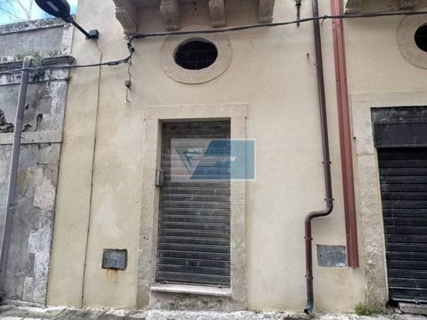 negozio in vendita a Noto