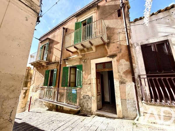 casa indipendente in vendita a Noto