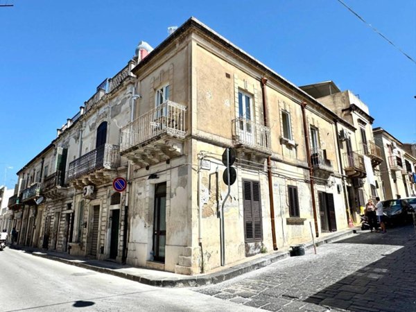 casa indipendente in vendita a Noto
