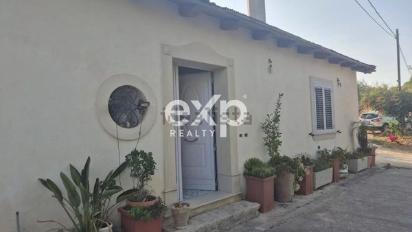 casa indipendente in vendita a Noto in zona Castelluccio