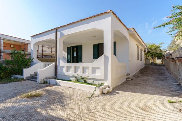 casa indipendente in vendita a Noto