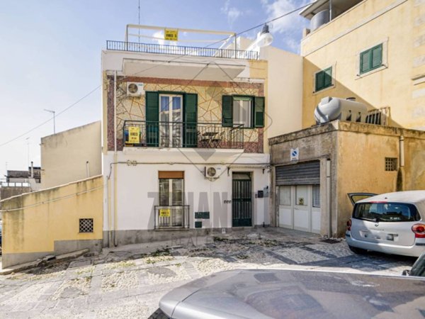 casa indipendente in vendita a Noto