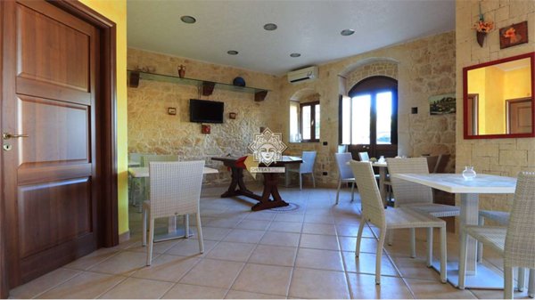 casa indipendente in vendita a Noto in zona Rigolizia