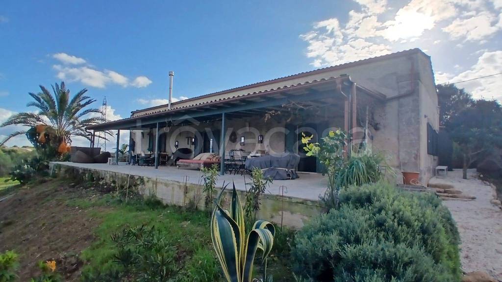 casa indipendente in vendita a Noto in zona Vendicari
