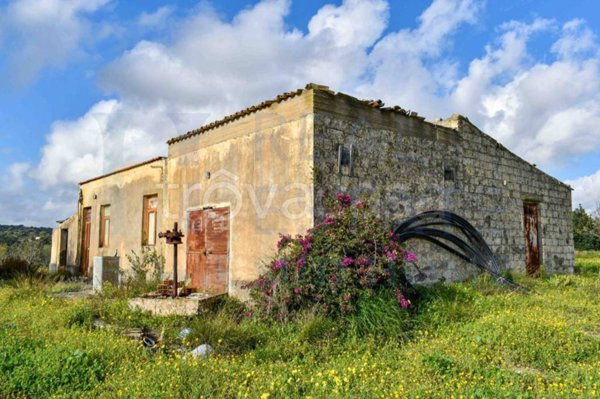 casa indipendente in vendita a Noto
