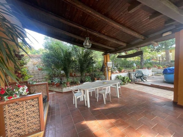 casa indipendente in vendita a Noto