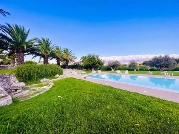 casa indipendente in vendita a Noto