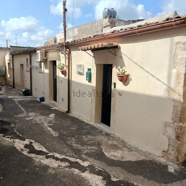 casa indipendente in vendita a Noto