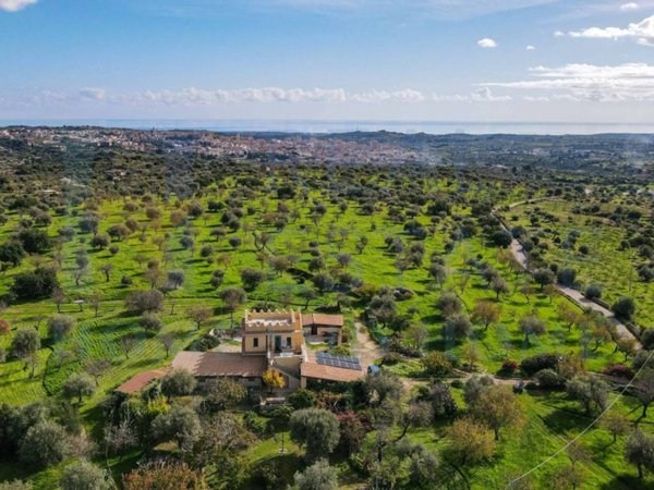 casa indipendente in vendita a Noto