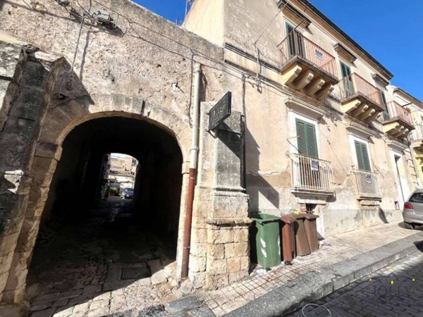 intera palazzina in vendita a Noto