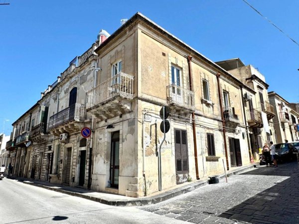 casa indipendente in vendita a Noto