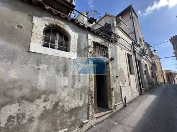 casa indipendente in vendita a Noto