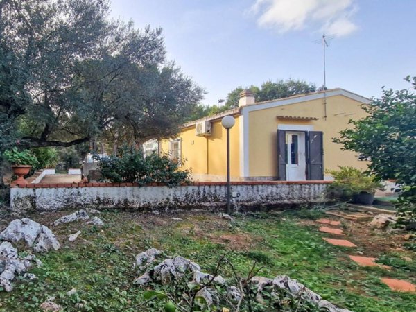 casa indipendente in vendita a Noto