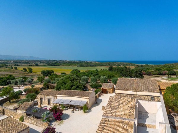 casa indipendente in vendita a Noto in zona Vendicari