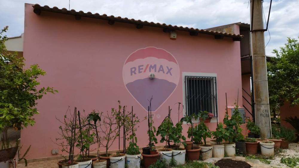 casa indipendente in vendita a Noto in zona San Lorenzo