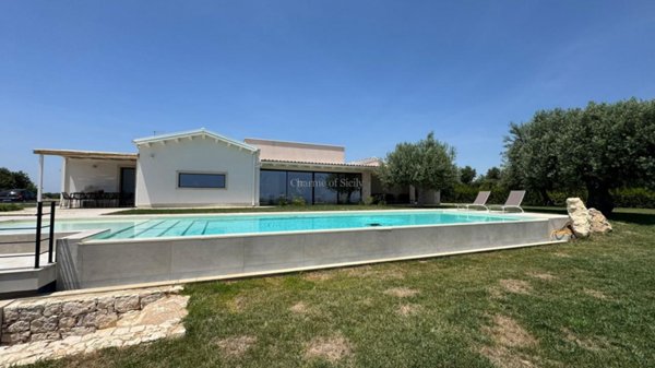 casa indipendente in vendita a Noto