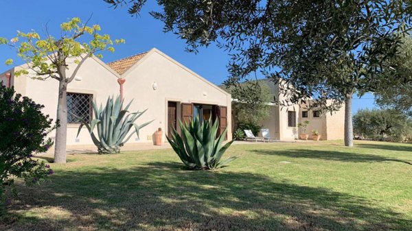 casa indipendente in vendita a Noto