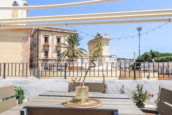 casa semindipendente in vendita a Noto