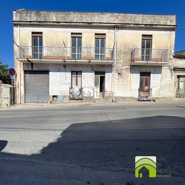 casa indipendente in vendita a Noto