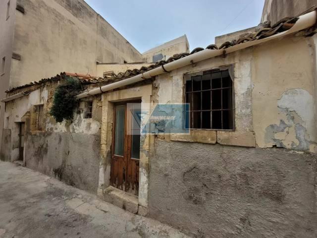 casa indipendente in vendita a Noto