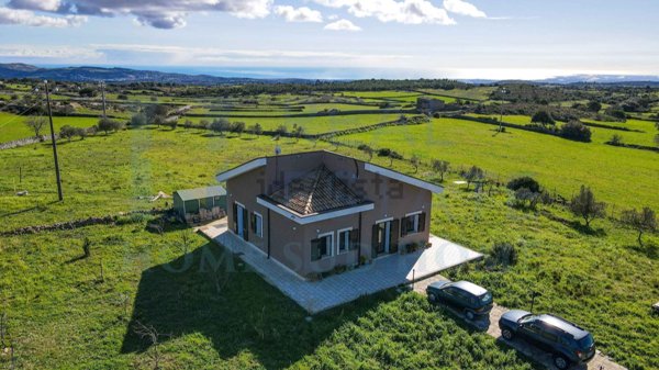 casa indipendente in vendita a Noto