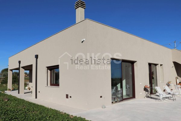 casa indipendente in vendita a Noto in zona Vendicari