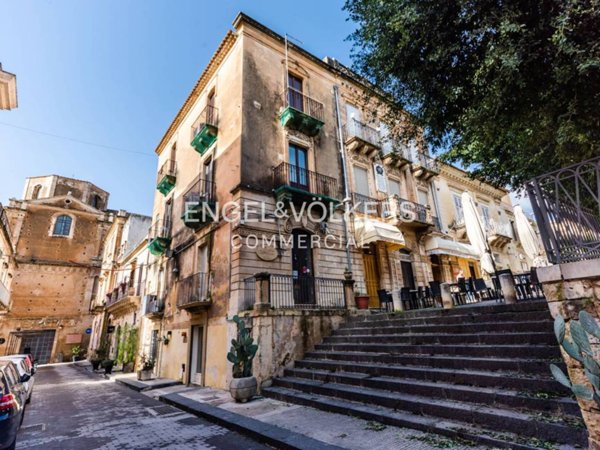 negozio in vendita a Noto