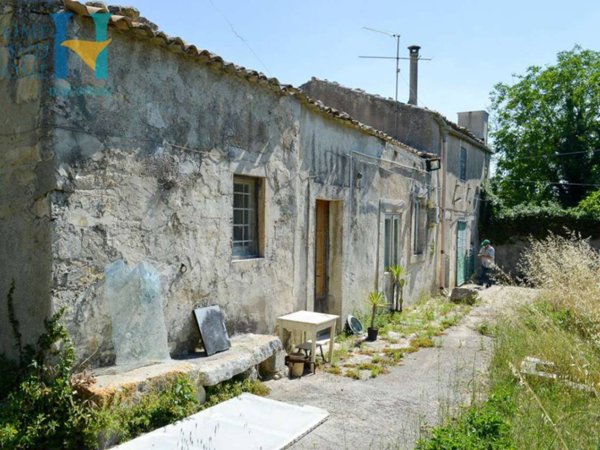 casa indipendente in vendita a Noto