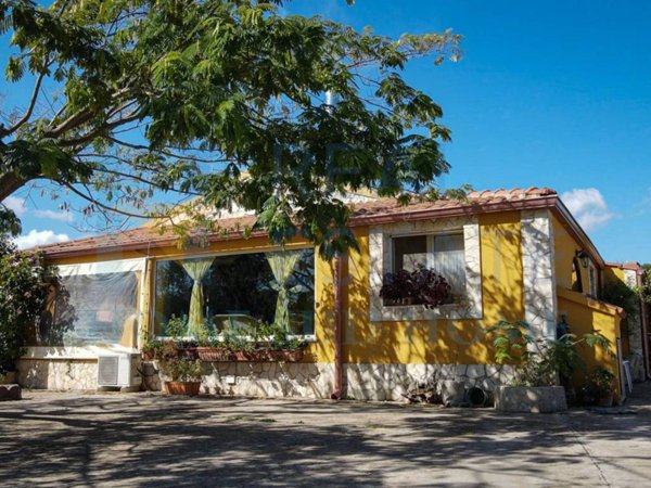 casa indipendente in vendita a Noto