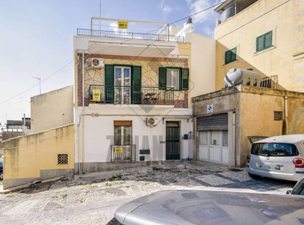 casa indipendente in vendita a Noto