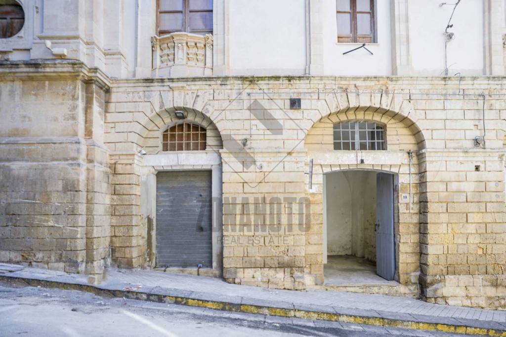 negozio in vendita a Noto