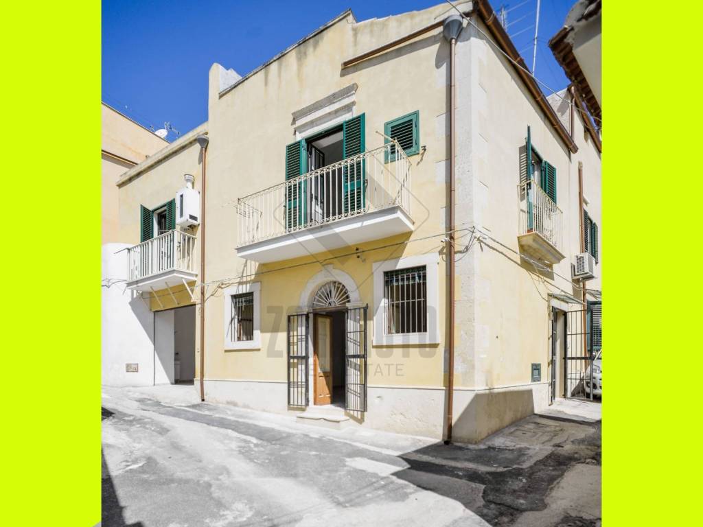 casa indipendente in vendita a Noto
