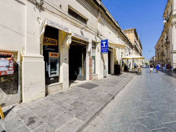 negozio in vendita a Noto