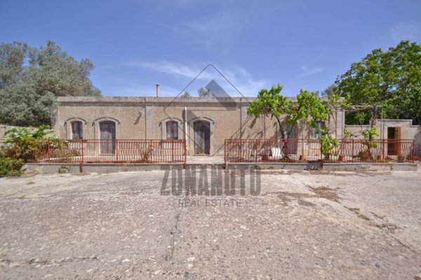 casa indipendente in vendita a Noto