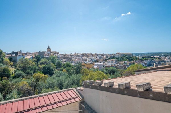 casa indipendente in vendita a Noto