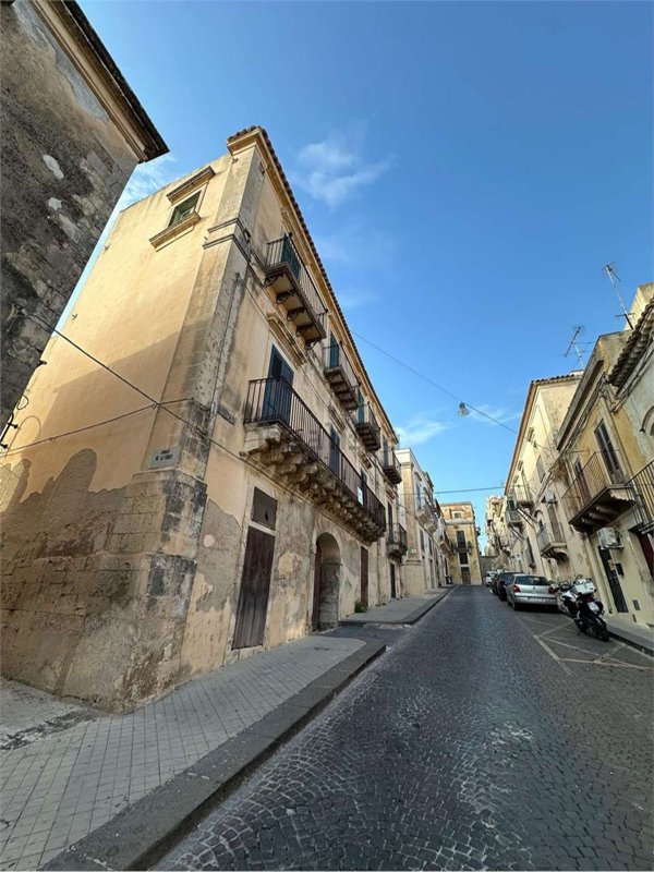 casa indipendente in vendita a Noto