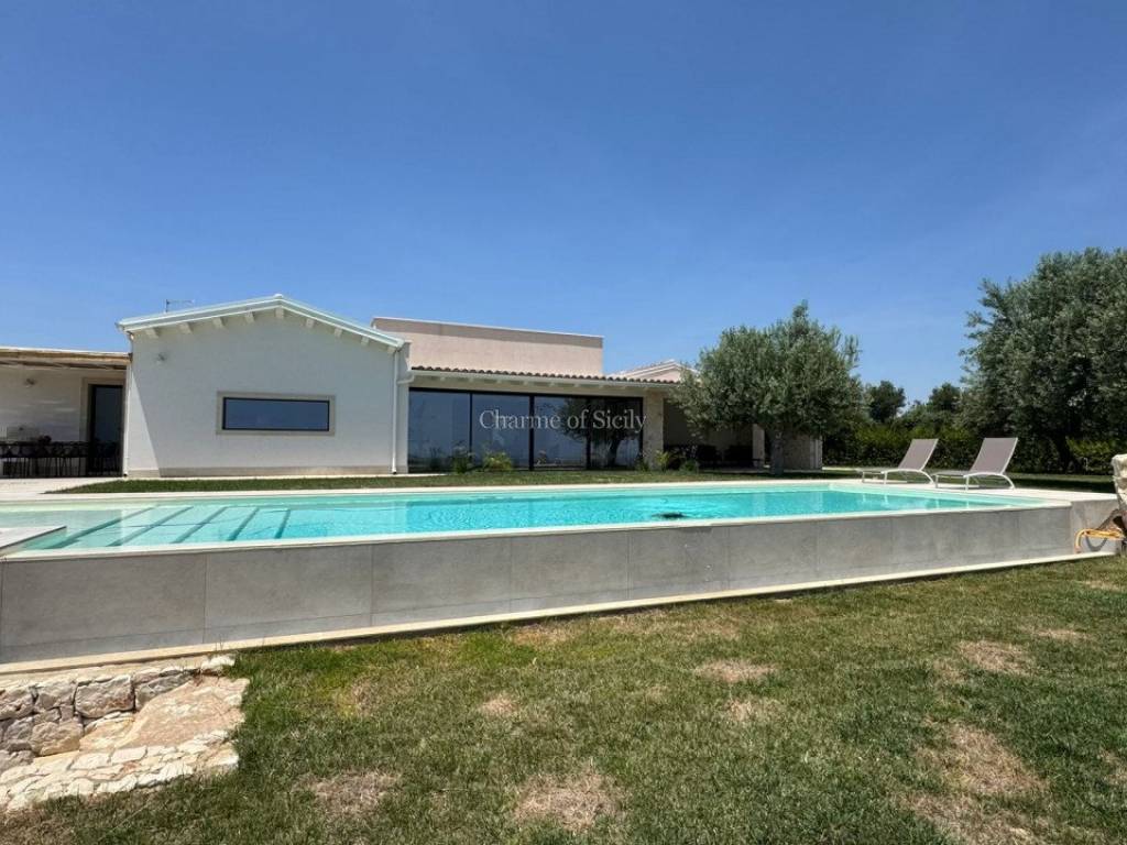 casa indipendente in vendita a Noto