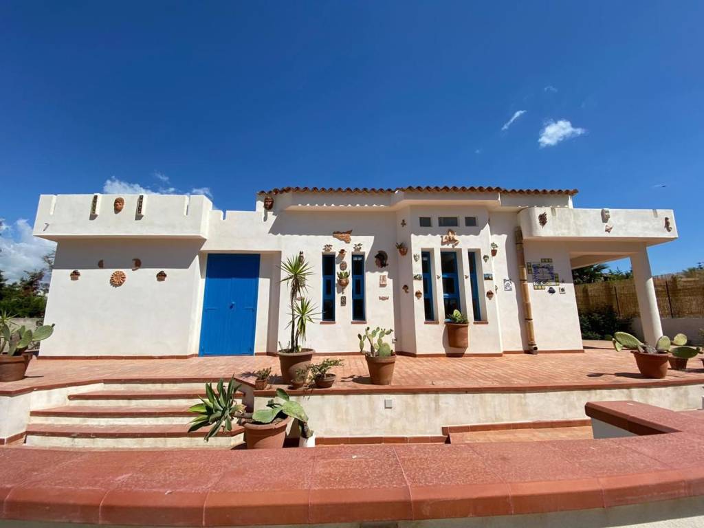 casa indipendente in vendita a Noto in zona Reitani