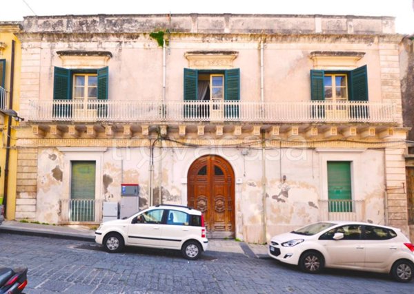 casa indipendente in vendita a Noto