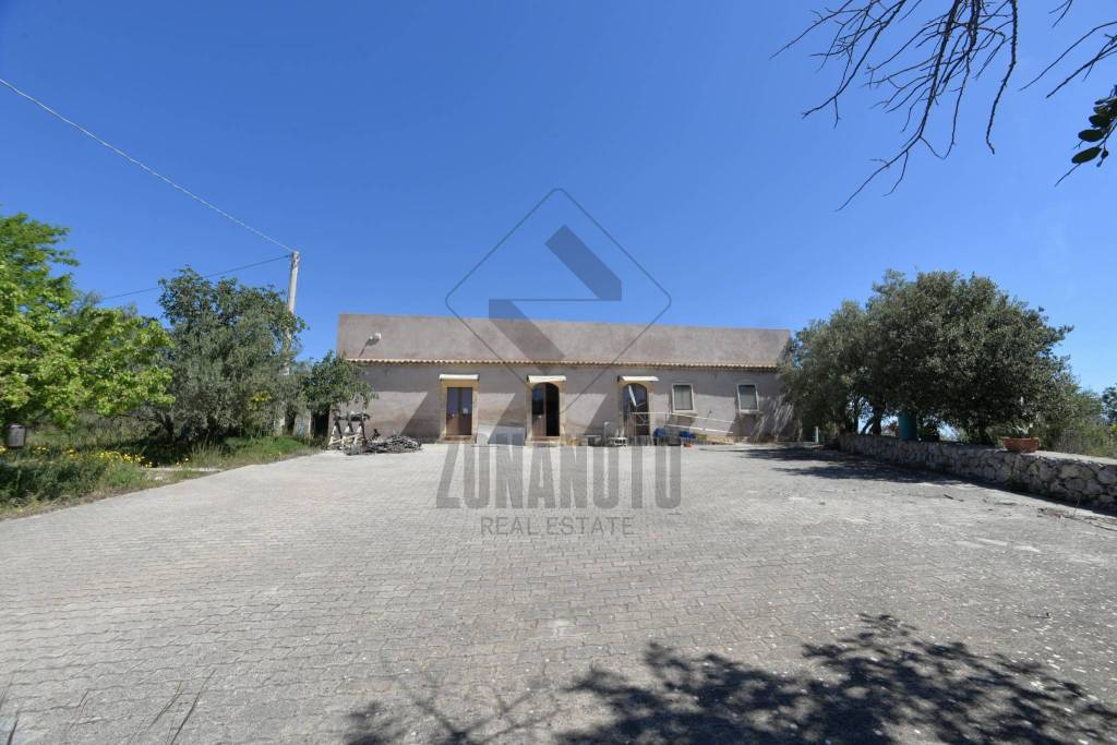 casa indipendente in vendita a Noto
