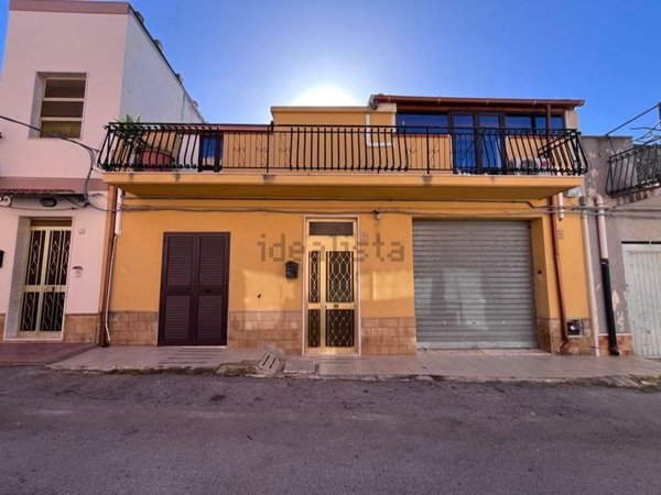 casa indipendente in vendita a Noto