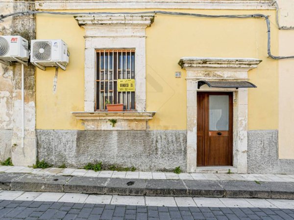 casa indipendente in vendita a Noto