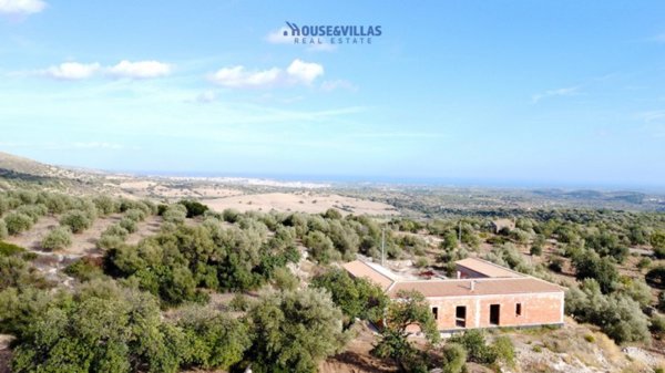 casa indipendente in vendita a Noto