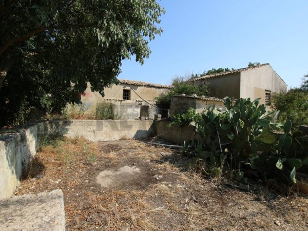 terreno agricolo in vendita a Noto in zona Castelluccio