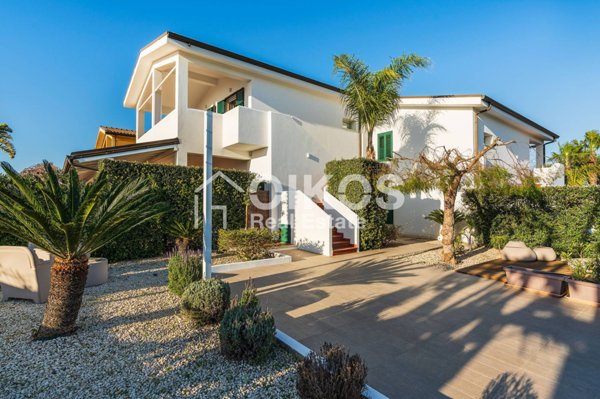 casa indipendente in vendita a Noto in zona San Lorenzo